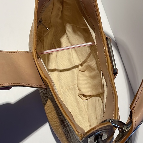 Guia’s genuine leather shoulder/hand bag - Picture 6 of 12